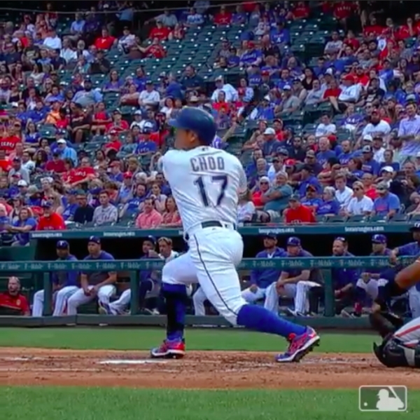 5일(한국 시각) 미국 텍사스주 알링턴에 위치한 글로브 라이브 파크에서 열린 볼티모어 오리올스와의 홈경기에서 200번째 홈런을 터트린 추신수 선수 ⓒ Texas Rangers