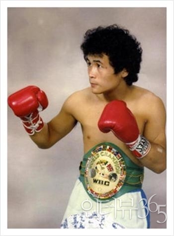 1983년 WBC 라이트 플라이급 세계챔피언 타이틀을 획득한 정정구 챔프. 사진제공=장정구