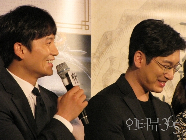 영화 '명당' 제작보고회에 참석한 지성, 조승우/사진=박상훈 기자