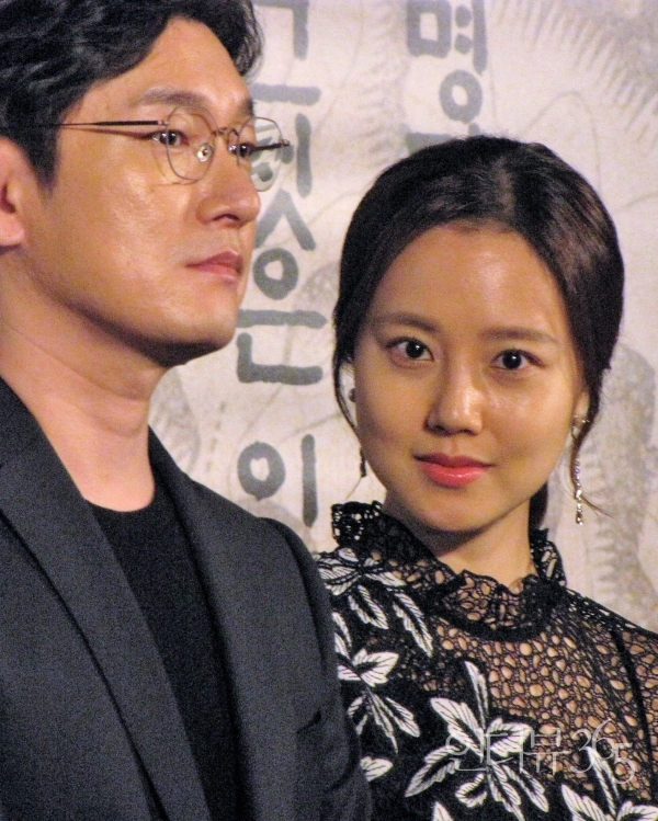 영화 '명당' 제작보고회에 참석한 조승우, 문채원/사진=박상훈 기자