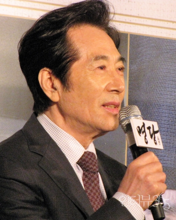 영화 '명당' 제작보고회에 참석한 백윤식/사진=박상훈 기자