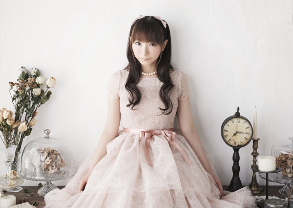 호리에 유이 (C) KING RECORD CO., LTD.