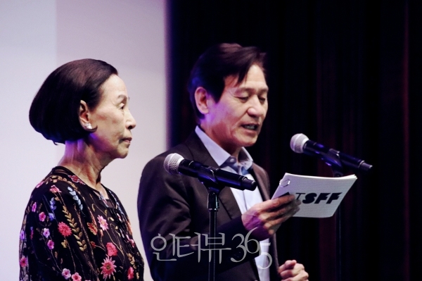 제16회 아시아나국제단편영화제(ASIFF) 개막식에 참석한 손숙, 안성기/사진=박상훈 기자
