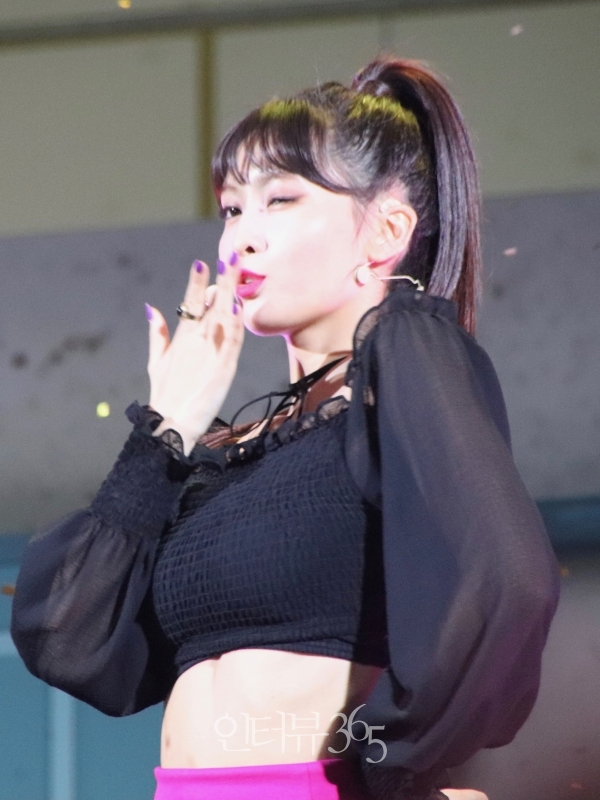 5일 오후 서울 강서구 KBS아레나홀에서 열린 걸그룹 트와이스(나연, 쯔위, 사나, 미나, 모모, 지효, 채영, 다현, 정연)의 여섯번째 미니앨범 'YES or YES' 언론 쇼케이스 현장/사진=박상훈 기자