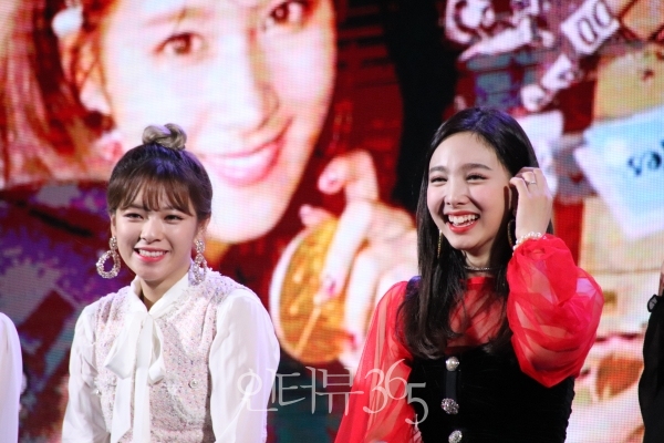5일 오후 서울 강서구 KBS아레나홀에서 열린 걸그룹 트와이스(나연, 쯔위, 사나, 미나, 모모, 지효, 채영, 다현, 정연)의 여섯번째 미니앨범 'YES or YES' 언론 쇼케이스 현장/사진=박상훈 기자
