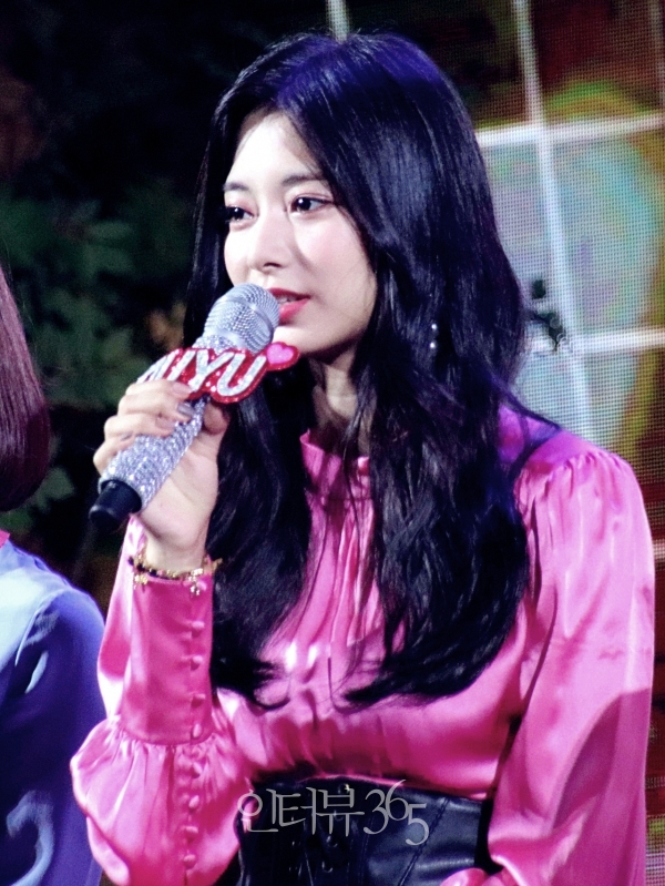 5일 오후 서울 강서구 KBS아레나홀에서 열린 걸그룹 트와이스(나연, 쯔위, 사나, 미나, 모모, 지효, 채영, 다현, 정연)의 여섯번째 미니앨범 'YES or YES' 언론 쇼케이스 현장/사진=박상훈 기자
