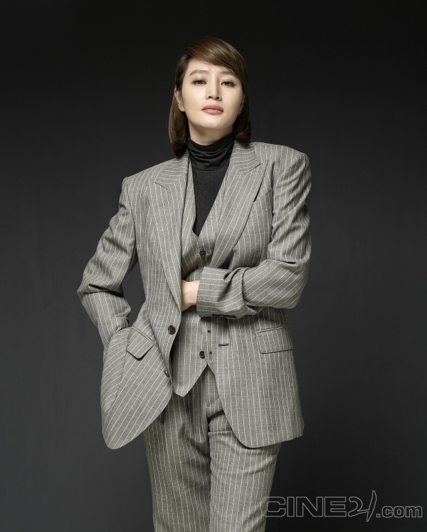 영화 '국가부도의 날' 김혜수, 유아인, 허준호, 조우진 화보/사진=씨네21