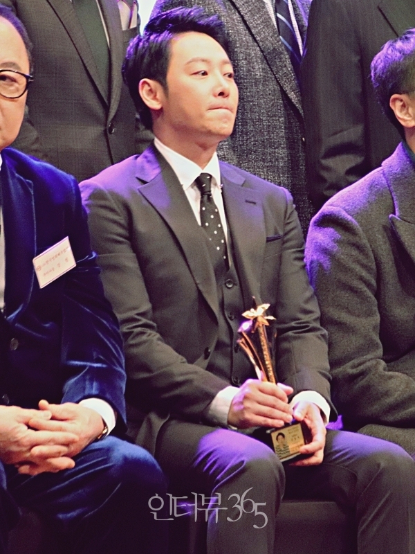 한국영화배우협회 주최 '2018 대한민국 베스트 스타상'에 참석한 배우 김동욱/사진=인터뷰365