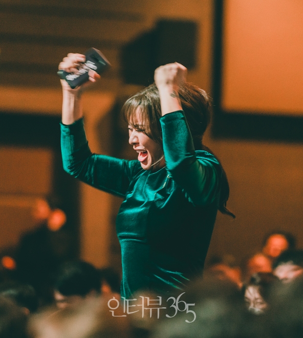 제3회 한국뮤지컬어워즈에 참석한 정영주/사진=쇼온컴퍼니