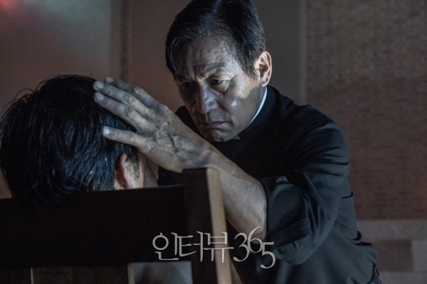 영화 '사자' 안성기 스틸컷/사진=롯데엔터테인먼트