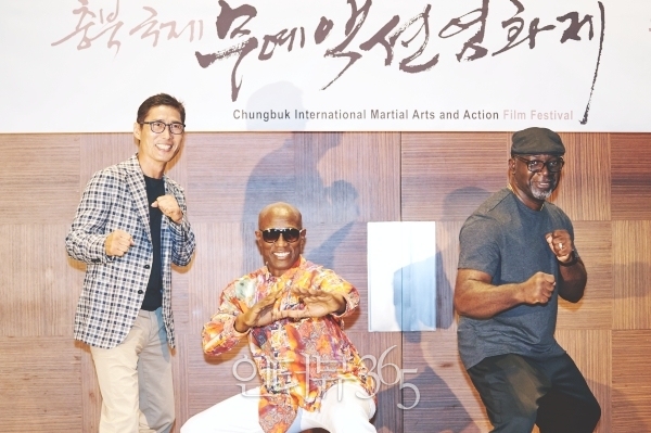 정두홍 무술감독, 웨슬리 스나입스, 척 제프리스 무술감독/사진=충북국제무예액션영화제