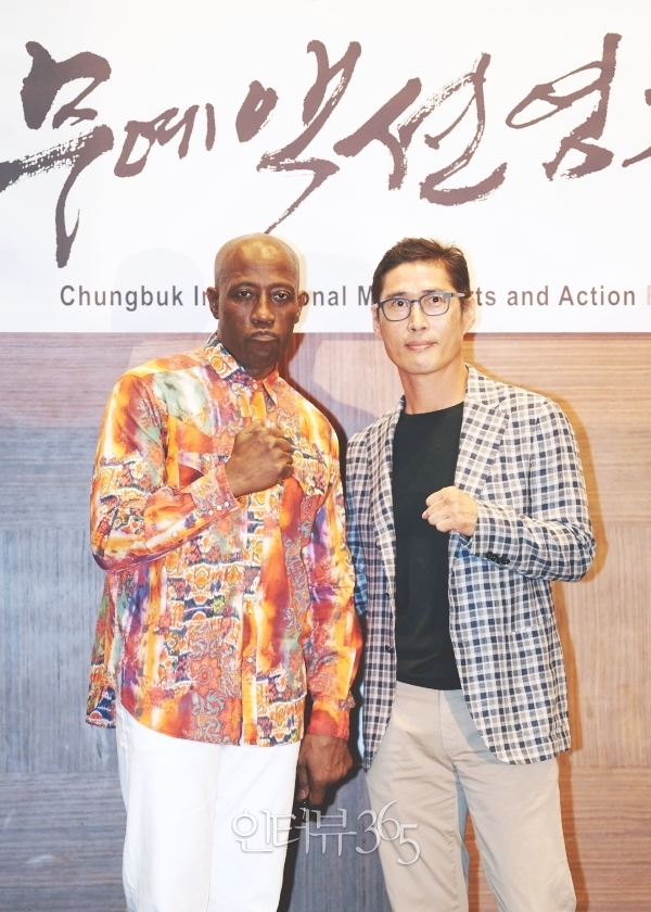 배우 웨슬리 스나입스, 정두홍 무술감독사진=충북국제무예액션영화제