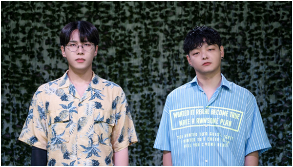 2인조 남성듀오 DIGO(디고) 왼쪽부터 보컬 JUNQ(진큐), 프로듀서 GGAMMOO(깜무)