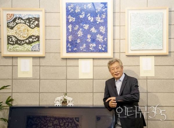 하정열 작가의 ‘우주 The Cosmos’를 주제로 한 시화전이 9월 한달 간 개최된다.&nbsp;<br>