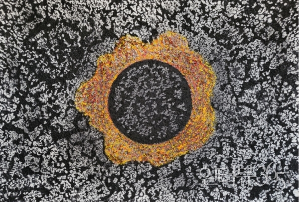 우주삼라만상(블랙홀)2021-10, 140X200cm,한지에 먹과 유채