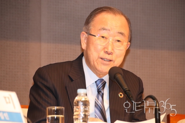 26일 오후 2시 한국프레스센터 20층 국제회의장에서 진행된 관훈클럽포럼에 참석한 반기문 유엔 전 사무총장이 질문에 답하고 있다./사진=인터뷰365