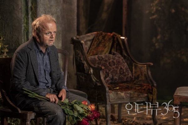 영국 트래펄가(Trafalgar)의 '엉클 바냐' 영상 장면. /Credit Johan Persson