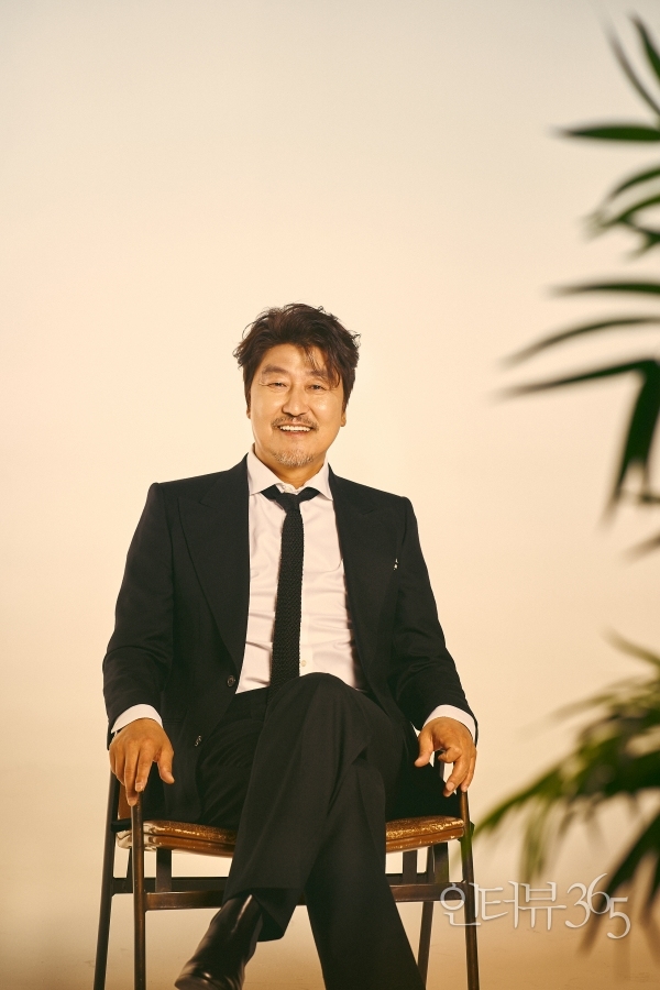영화 '브로커'로 칸국제영화제서 한국배우 최초로 남우주연상을 수상한 배우 송강호/사진=써브라임