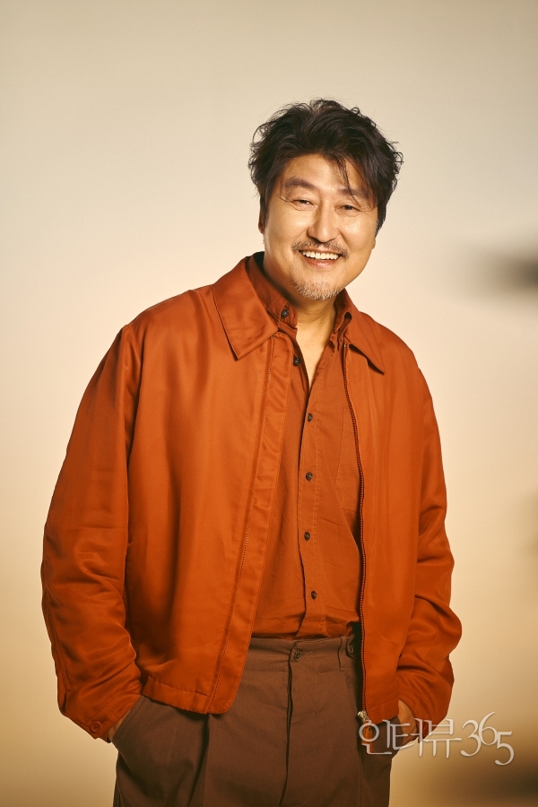 "브로커_송강호 (07) 사진=써브라임