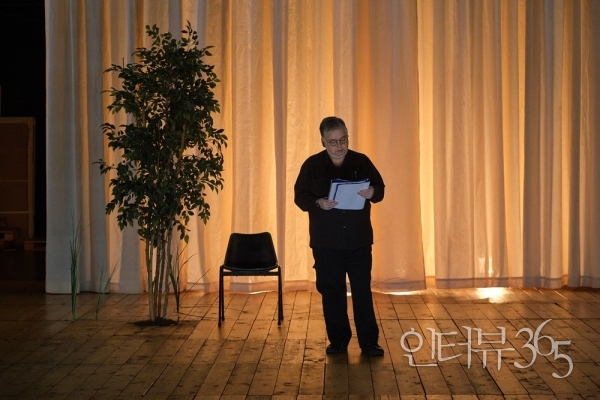 연극 '소프루' 공연장면. ©Filipe Ferreira / ©Christophe Raynaud de Lage