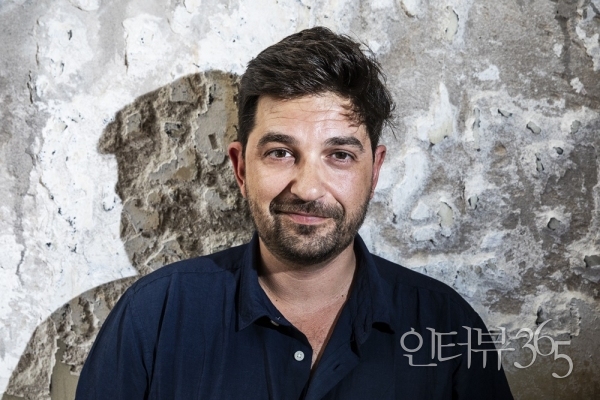 연극 '소프루' 공연장면. ©Filipe Ferreira / ©Christophe Raynaud de Lage