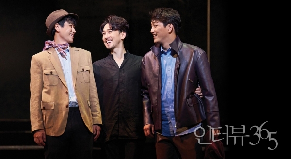 연극 '햄릿' 공연 장면./사진=신시컴퍼니