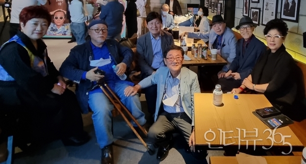 15일 서울 압구정동 CGV에서 개막된 배창호 감독 특별전에 모인 영화인들. 맨 왼쪽부터