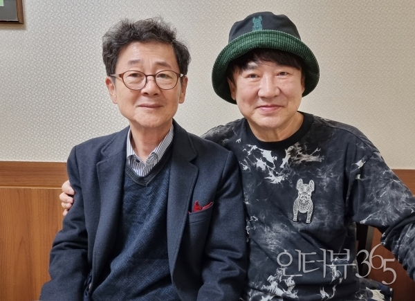 40여 년 전부터 인연을 나누어왔다.