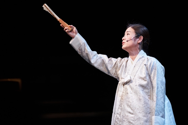 이자람 판소리극 '노인과 바다' 2019년 공연 장면./사진=출처 - 두산아트센터, ⓒLG아트센터_StidioAL