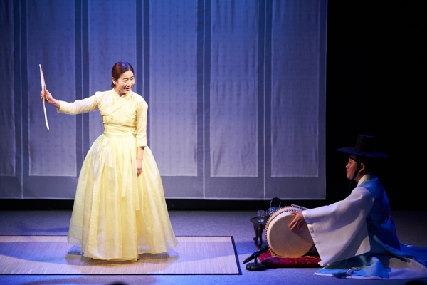이자람 판소리극 '노인과 바다' 2019년 공연 장면./사진=출처 - 두산아트센터, ⓒLG아트센터_StidioAL