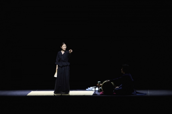 이자람 판소리극 '노인과 바다' 2019년 공연 장면./사진=출처 - 두산아트센터, ⓒLG아트센터_StidioAL