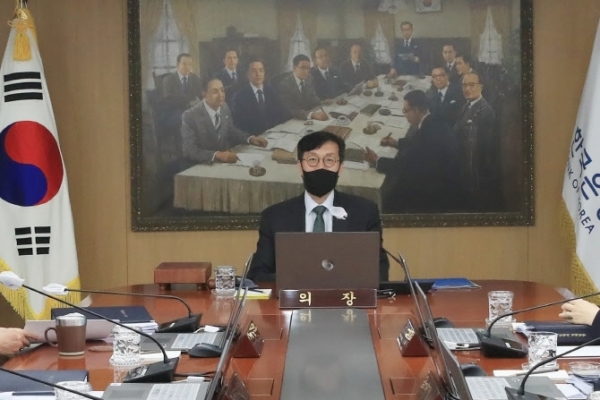 13일 오전 서울 중구 한국은행에서 열린 금융통화위원회 본회의에서 회의를 주재하고 있는 이창용 한국은행 총재./사진=한국은행