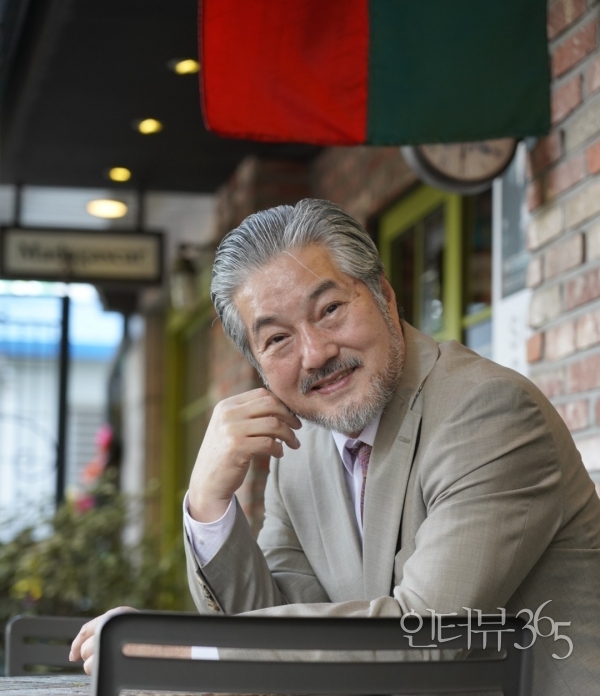 영화 '미희'를 통해 배우로 돌아온 영화배우 겸 제작자 한지일<br>