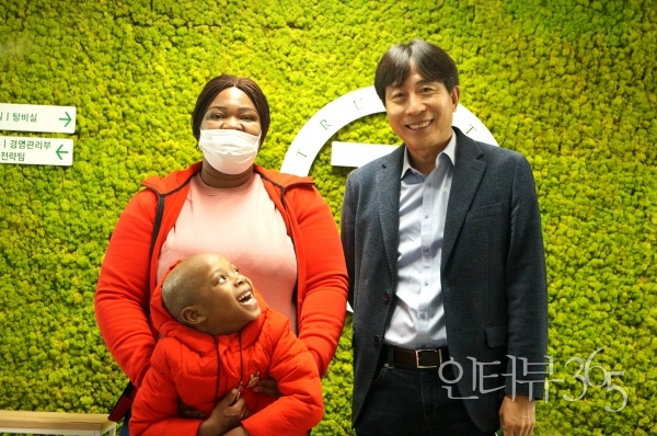 나이지리아 화재로 희생된 셋째의 생존 모습