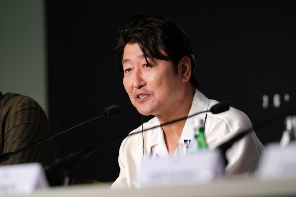 제76회 칸 국제영화제에 참석한 '거미집' 주역들 공식 포토콜 기자회견 현장/사진=바른손이앤에이