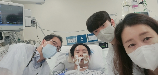 기증자 이주용 님 사진(좌측부터 아버지, 이주용님, 동생, 어머니)