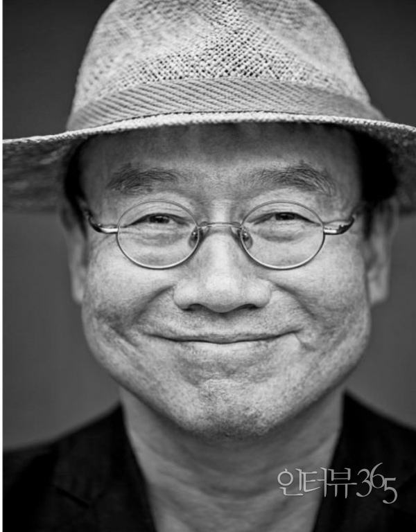 'BTS 전문 작가'로 유명한 구자형 작가