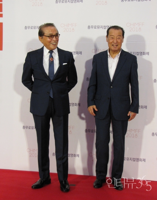 6일 오후 6시 충무아트센터에서 진행된 '제3회 충무로뮤지컬영화제(CHIMFF 2018)' 개막식 포토월 행사에 참석한&nbsp;원로 영화배우 신영균·이해룡<br>