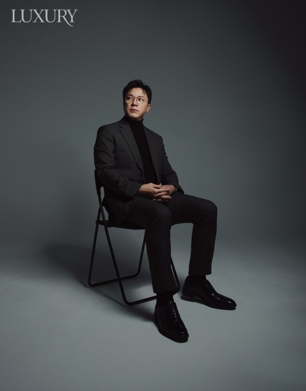 배우 정성화/사진=럭셔리 매거진