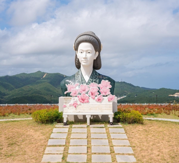 삼척에 위치한 수로부인헌화공원/출처=삼척시