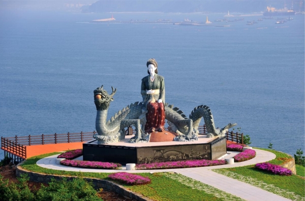 삼척에 위치한 수로부인헌화공원/출처=삼척시