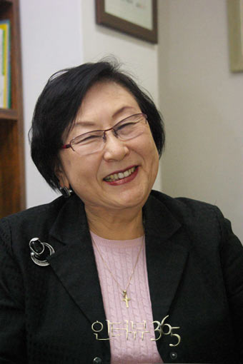 김필주