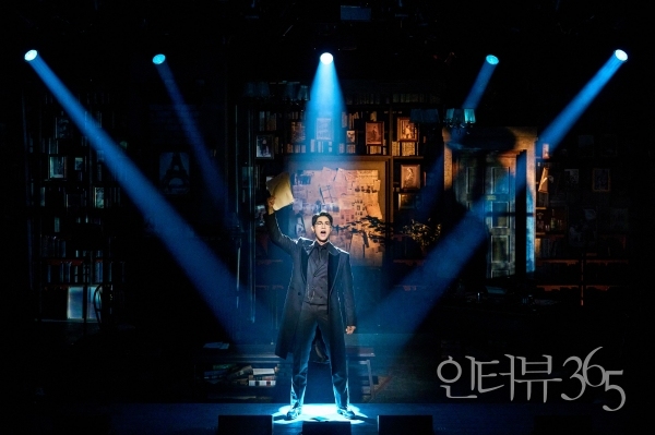 '에밀(박영수)'이 발표한 글 '나는 고발한다'는 “지식인의 상징”이 되고, 당시 유럽을 포함한 세계에서 반유대주의가 논의되고 인식되는 방식에 변화를 가져오는 결과를 낳는다.