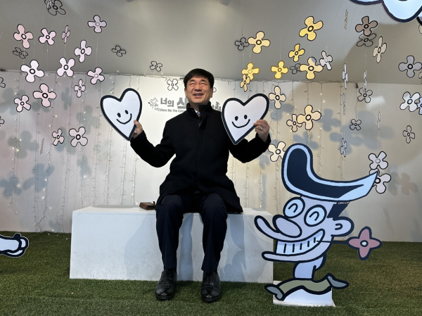 시민들이 직접 작품 속에 들어가서 만화 캐릭터와 함께 놀 수도 있다.