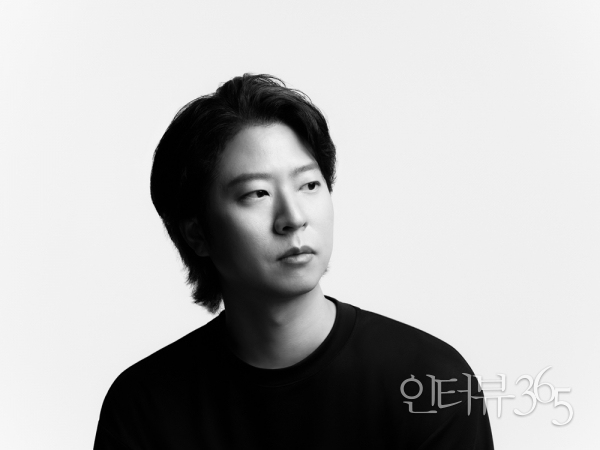 에릭 오 감독<br>