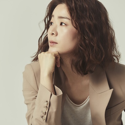 중요무형문화재 5호 판소리 이수자 '이자람'은 다양한 장르의 영역에서 활동하며 해외 원작들을 판소리화하는 자신만의 독특한 스타일을 완성해 하나의 '장르'로 자리매김했다. / 사진=LG아트센터, ⓒ완성플레이그라운드