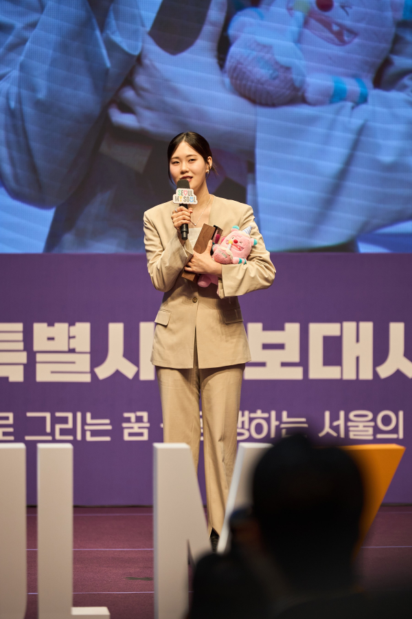 서울시 홍보대사로 선정된 엄지윤/사진=메타코미디