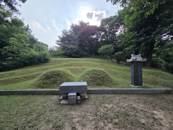 망우역사문화공원 한용운 묘