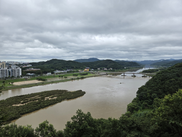 공주 공산성에서 본 금강