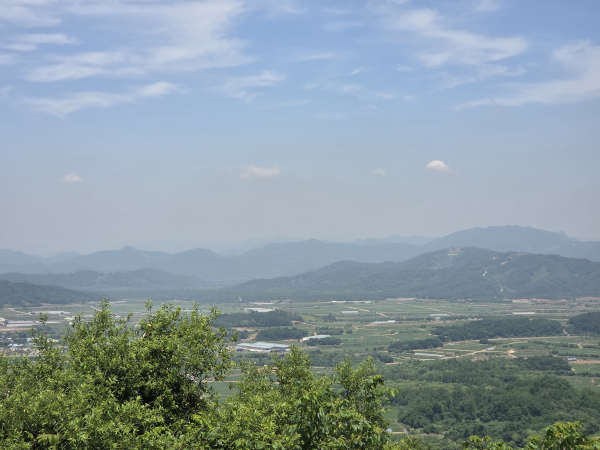 철원 소이산에서 본 백마고지